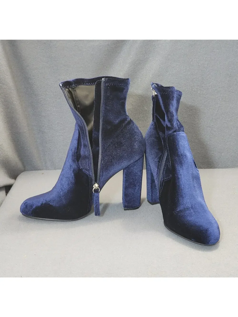 Steve Madden Womens Ankle Boots Booties 7.5 Edit Blue Velvet Side Zip 4" Heel - Picture 1 of 14